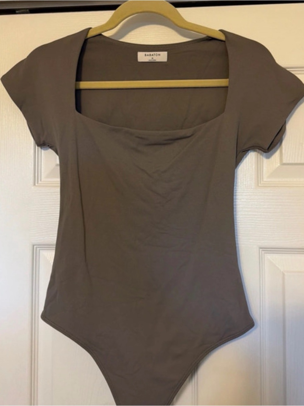 Aritzia Babaton Grey Square-Neck Short Sleeve Bodysuit